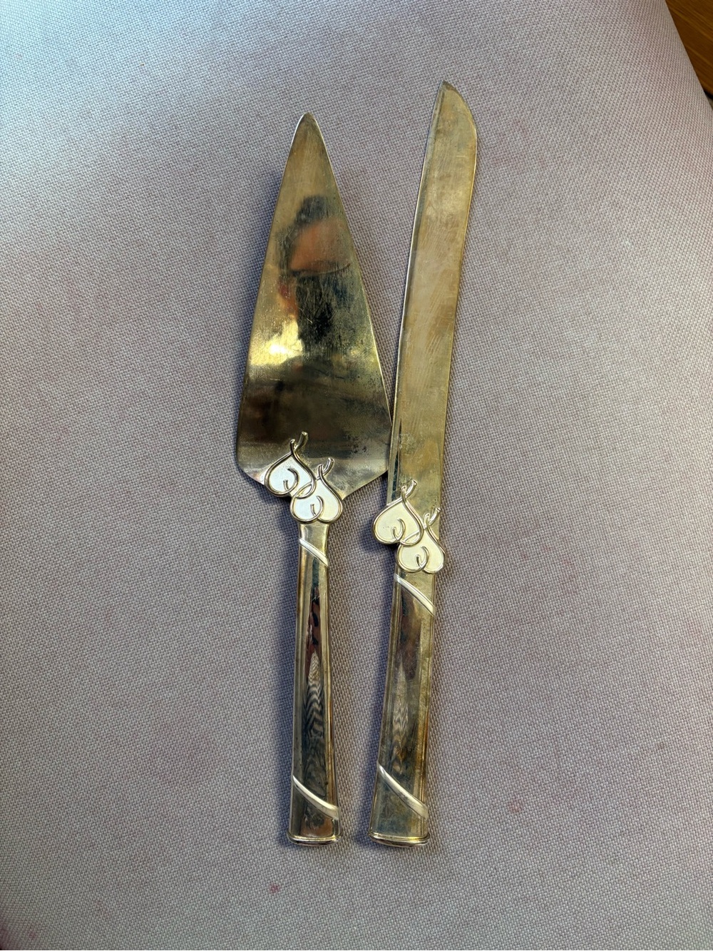 Lenox Silver Tone Cake Knife and Server with Heart Motif